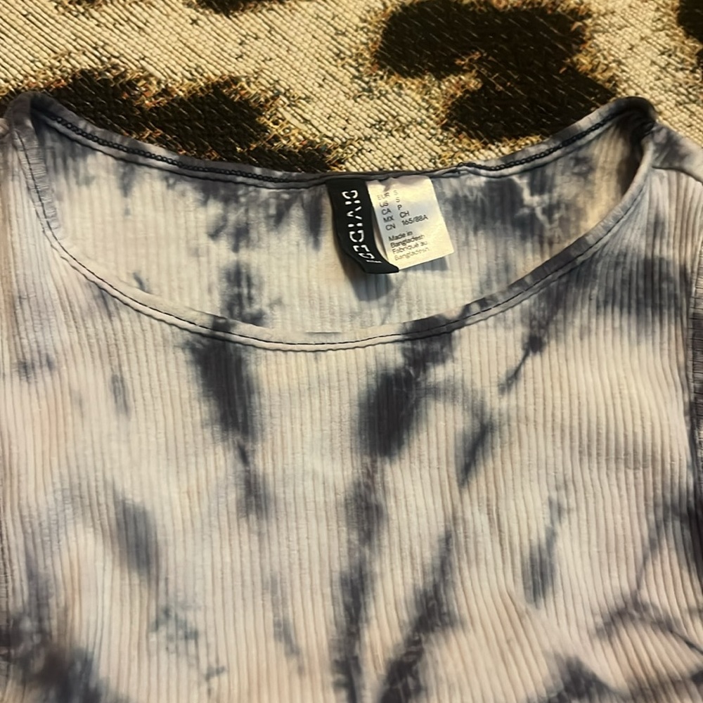Tie Dye Y2K Knit Tank Top with ruching detail - Picture 8 of 9